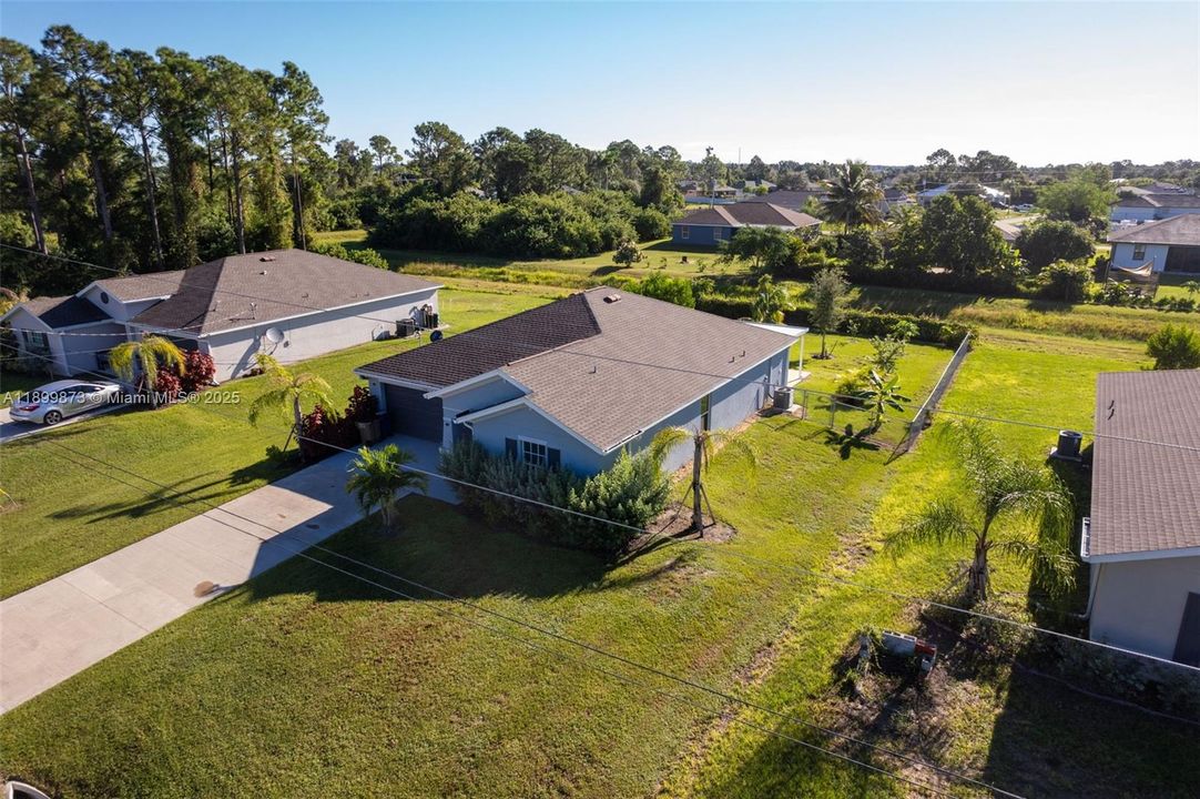 For Sale: $335,000 (3 beds, 2 baths, 1556 Square Feet)