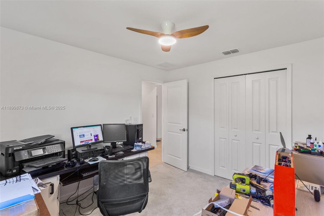 For Sale: $335,000 (3 beds, 2 baths, 1556 Square Feet)