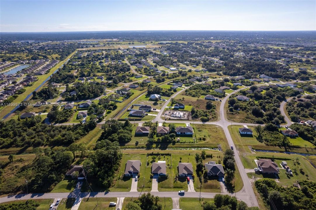 For Sale: $335,000 (3 beds, 2 baths, 1556 Square Feet)