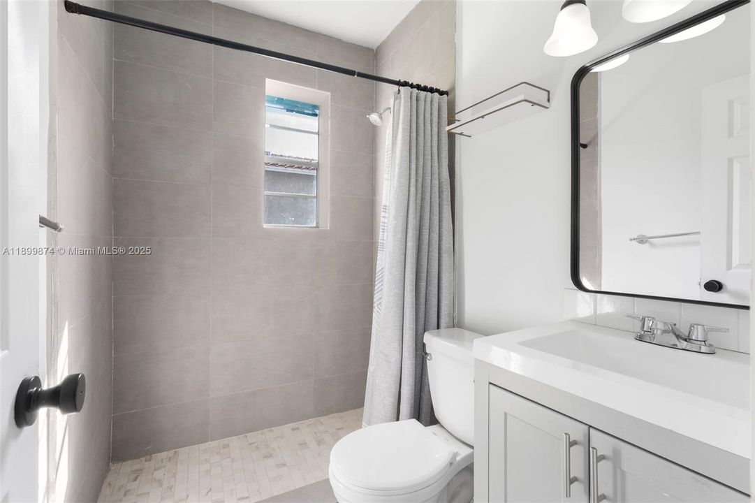 出租: $1,550 (1 贝兹, 1 浴室, 576 平方英尺)