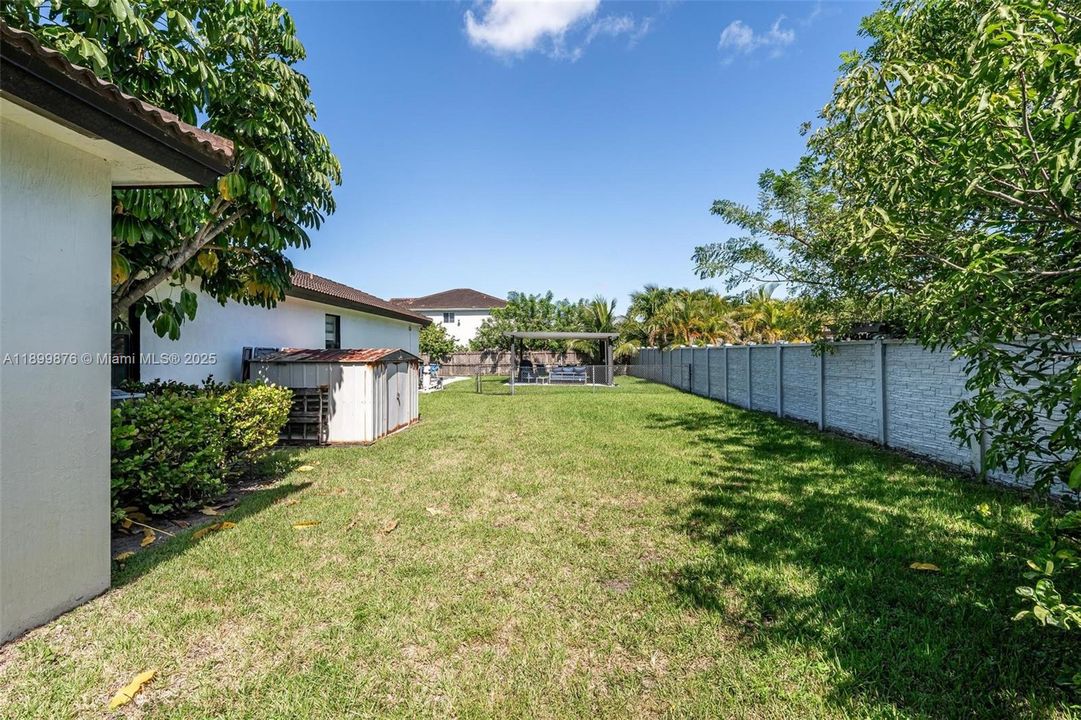 For Sale: $950,000 (4 beds, 3 baths, 2653 Square Feet)