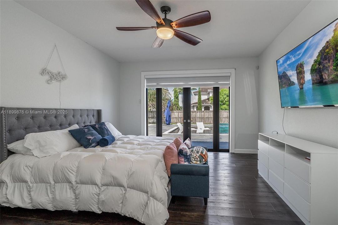 For Sale: $950,000 (4 beds, 3 baths, 2653 Square Feet)