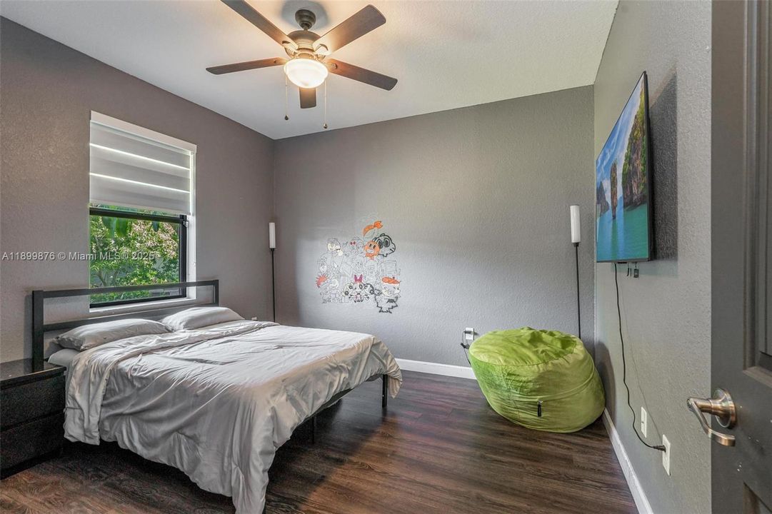 For Sale: $950,000 (4 beds, 3 baths, 2653 Square Feet)