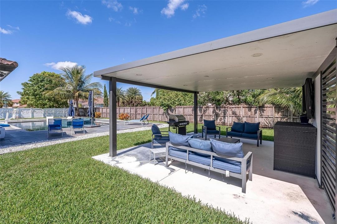 For Sale: $950,000 (4 beds, 3 baths, 2653 Square Feet)