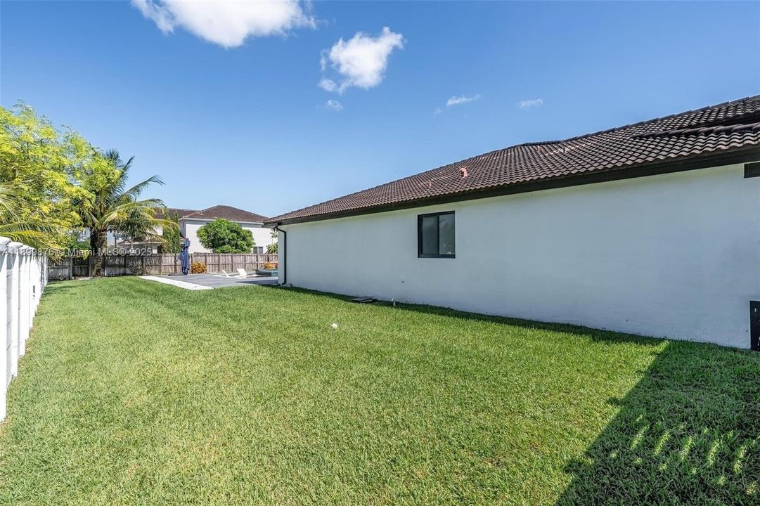 For Sale: $950,000 (4 beds, 3 baths, 2653 Square Feet)