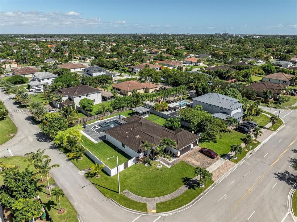 For Sale: $950,000 (4 beds, 3 baths, 2653 Square Feet)