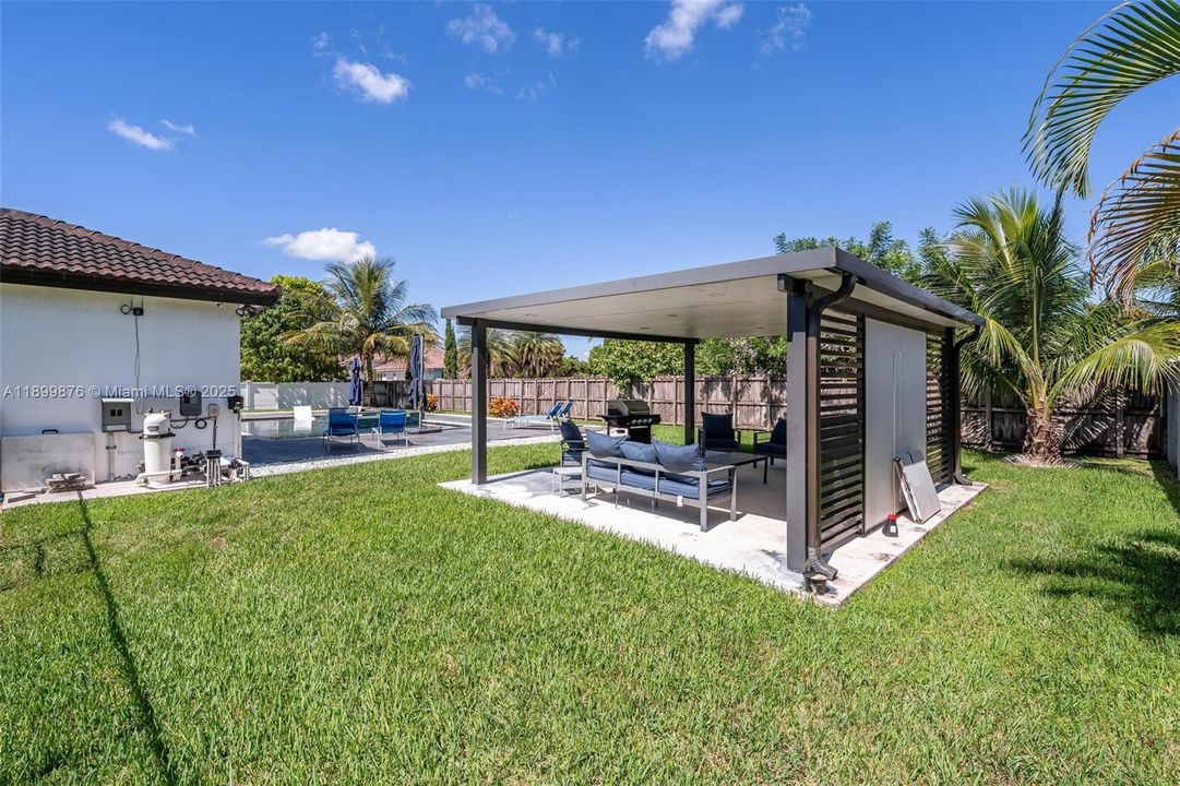 For Sale: $950,000 (4 beds, 3 baths, 2653 Square Feet)