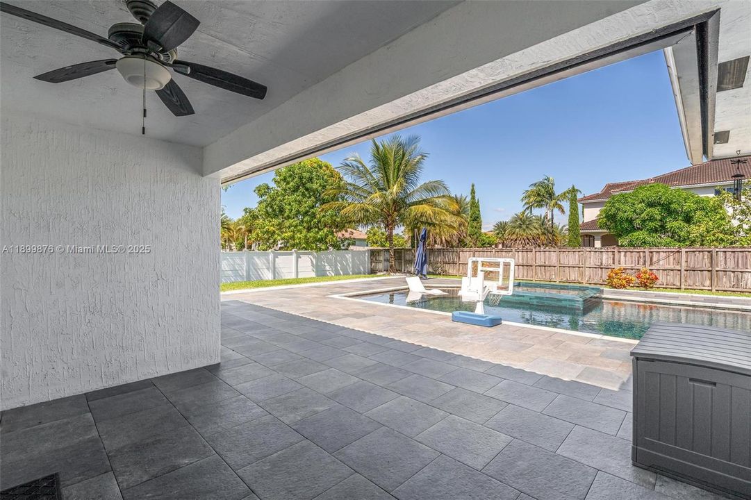 For Sale: $950,000 (4 beds, 3 baths, 2653 Square Feet)