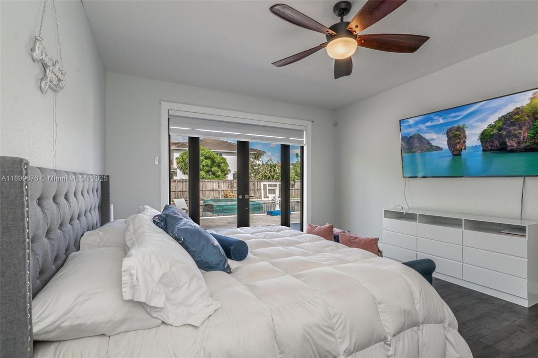 For Sale: $950,000 (4 beds, 3 baths, 2653 Square Feet)