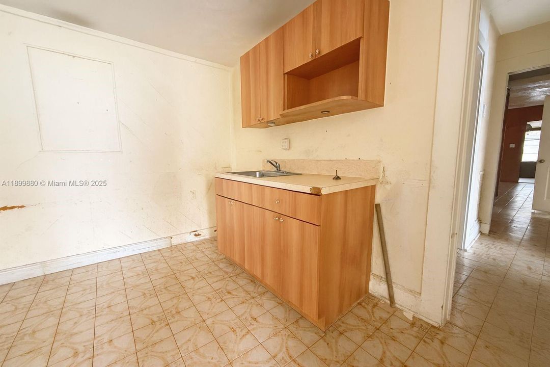 For Sale: $560,000 (3 beds, 2 baths, 1397 Square Feet)