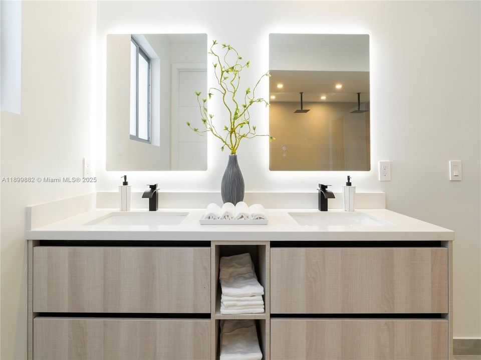 For Sale: $1,750,000 (4 beds, 4 baths, 2505 Square Feet)