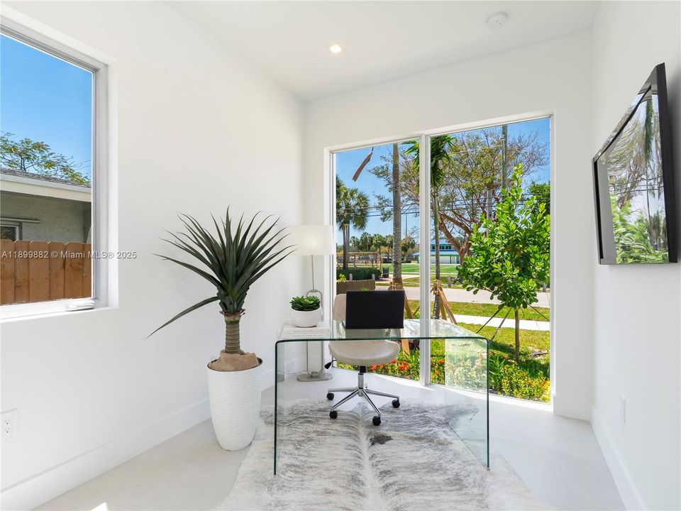 For Sale: $1,750,000 (4 beds, 4 baths, 2505 Square Feet)