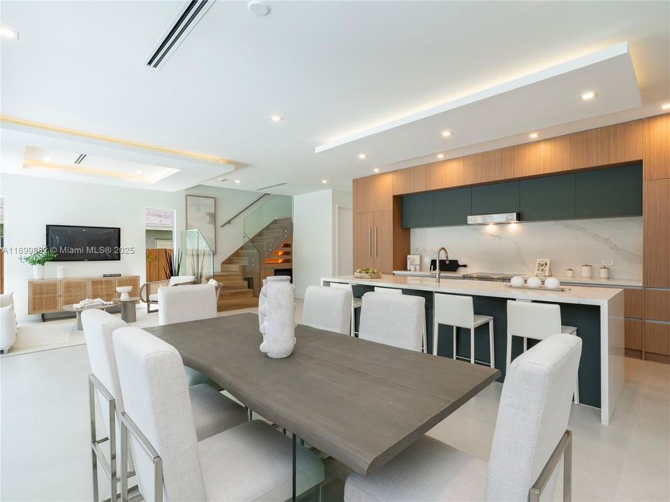 For Sale: $1,750,000 (4 beds, 4 baths, 2505 Square Feet)