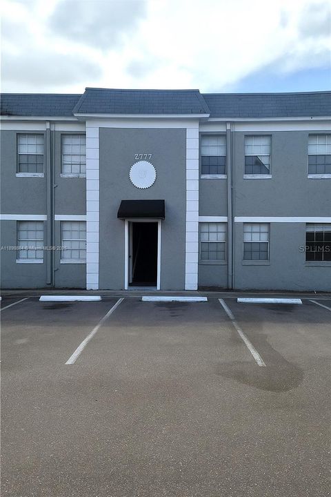 For Rent: $1,475 (2 beds, 1 baths, 922 Square Feet)