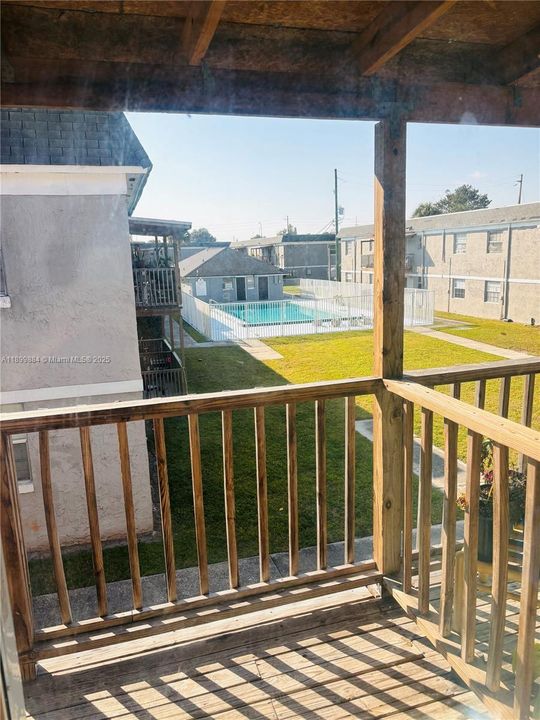 For Rent: $1,475 (2 beds, 1 baths, 922 Square Feet)