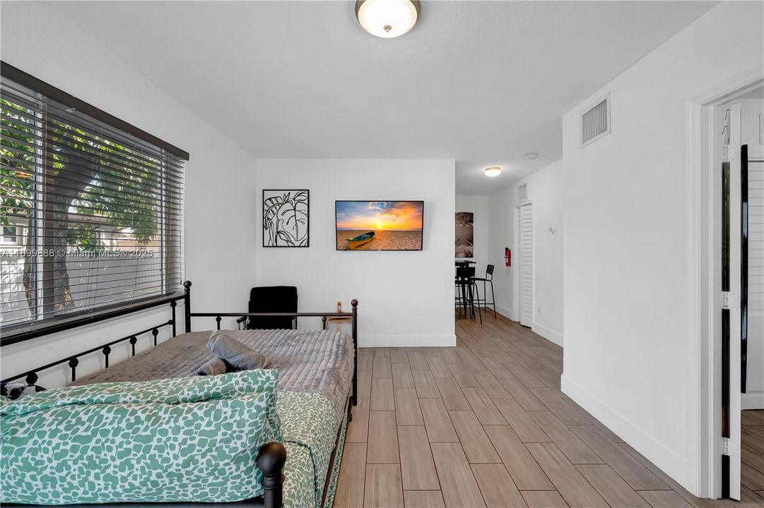 For Sale: $1,299,000 (0 beds, 0 baths, 1378 Square Feet)