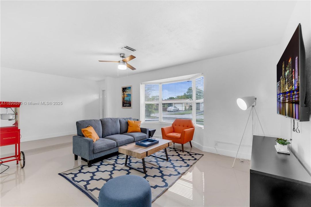 For Sale: $515,000 (4 beds, 2 baths, 1666 Square Feet)