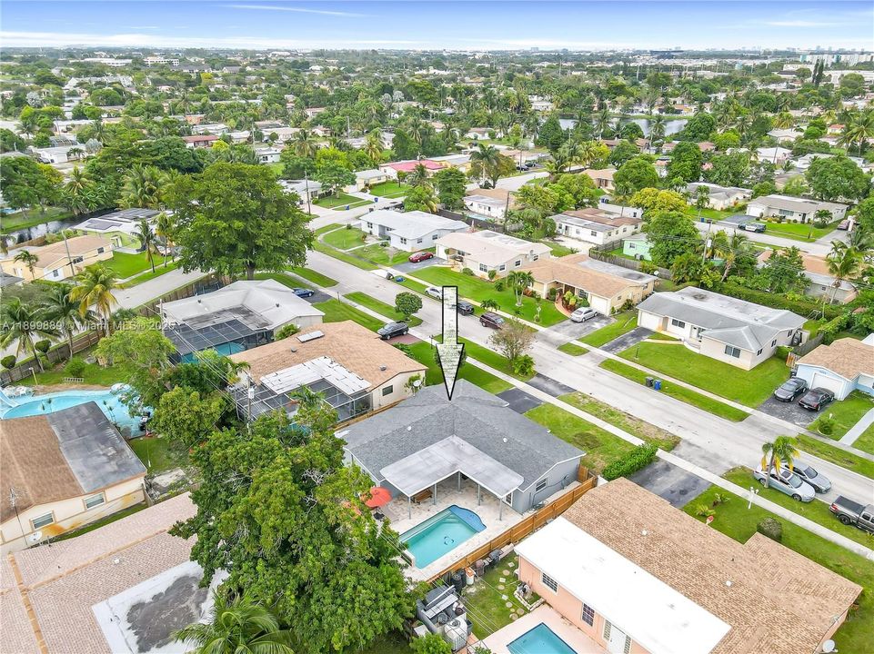 For Sale: $515,000 (4 beds, 2 baths, 1666 Square Feet)