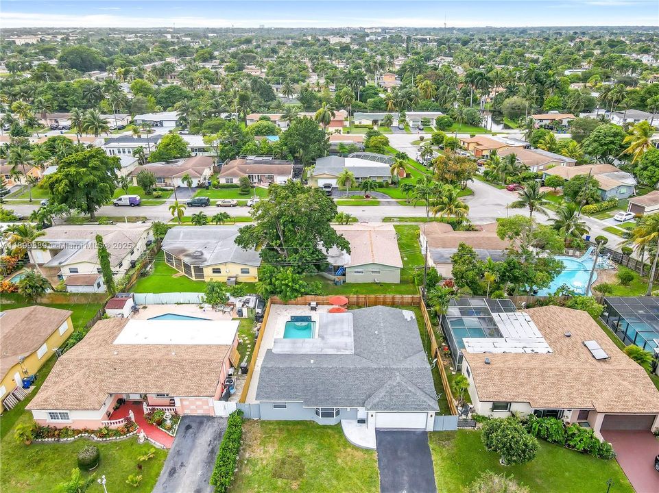 For Sale: $515,000 (4 beds, 2 baths, 1666 Square Feet)