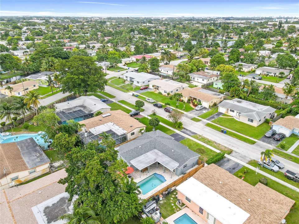 For Sale: $515,000 (4 beds, 2 baths, 1666 Square Feet)