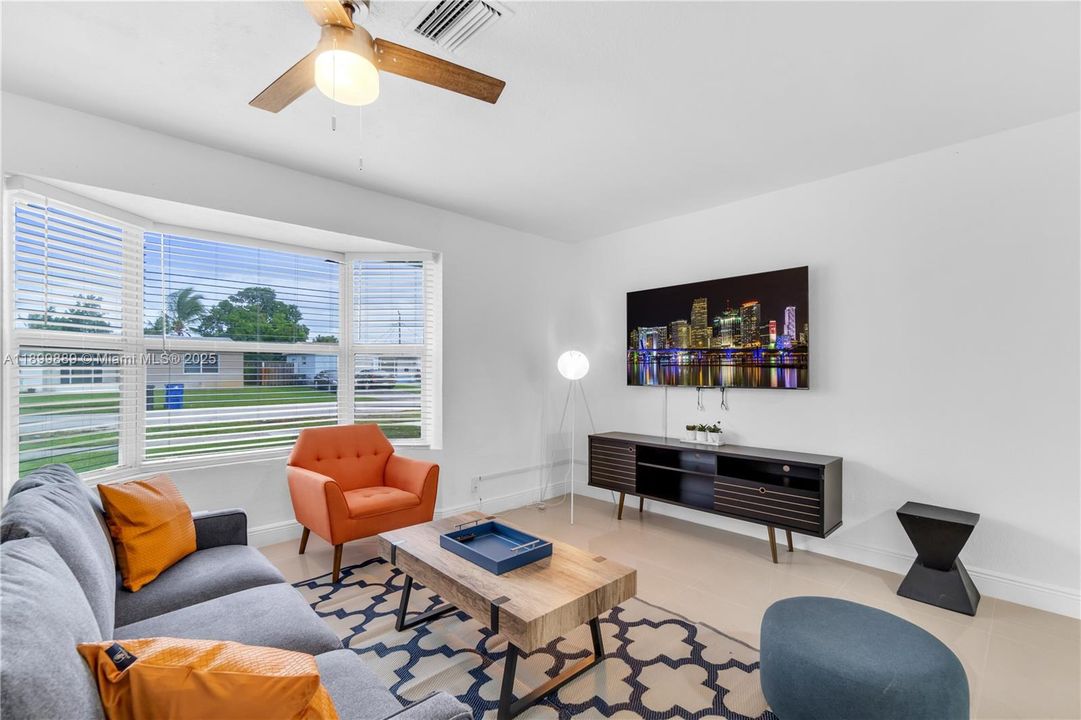 For Sale: $515,000 (4 beds, 2 baths, 1666 Square Feet)