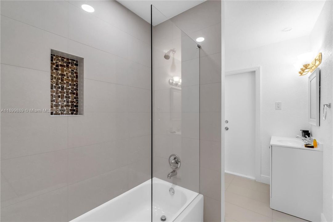 For Sale: $515,000 (4 beds, 2 baths, 1666 Square Feet)