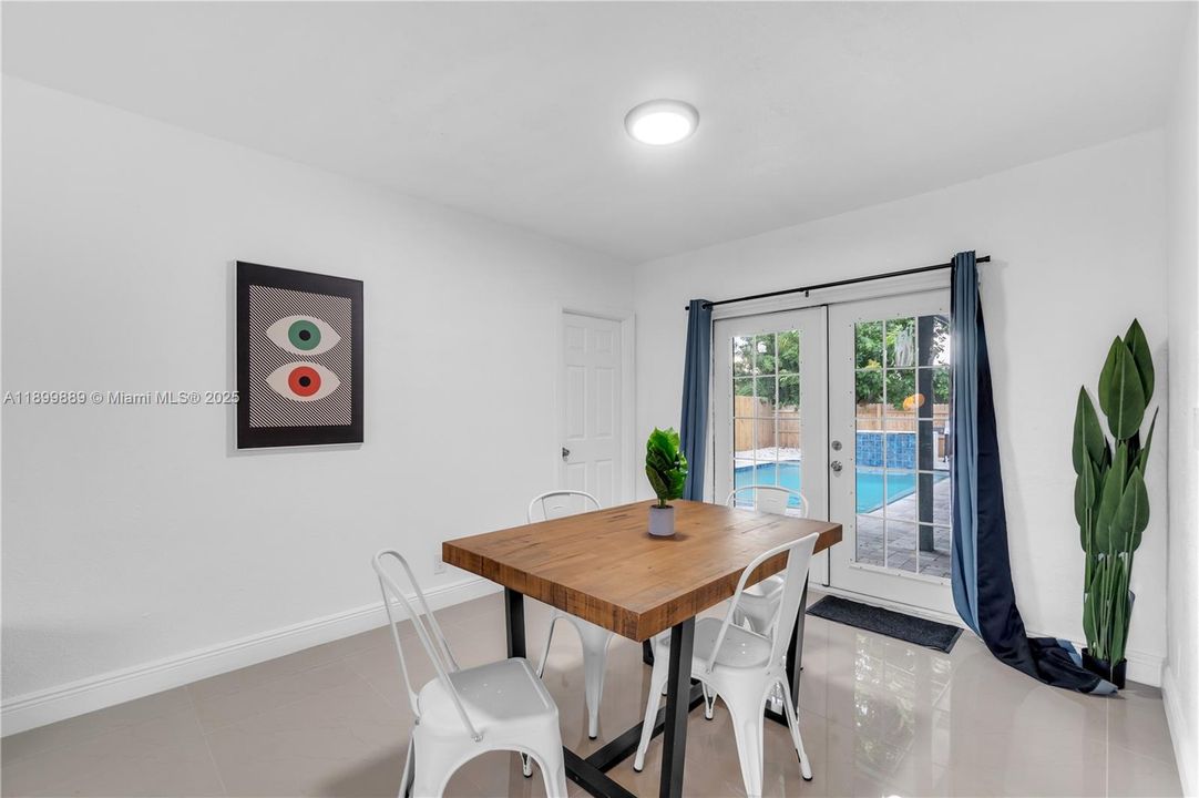 For Sale: $515,000 (4 beds, 2 baths, 1666 Square Feet)