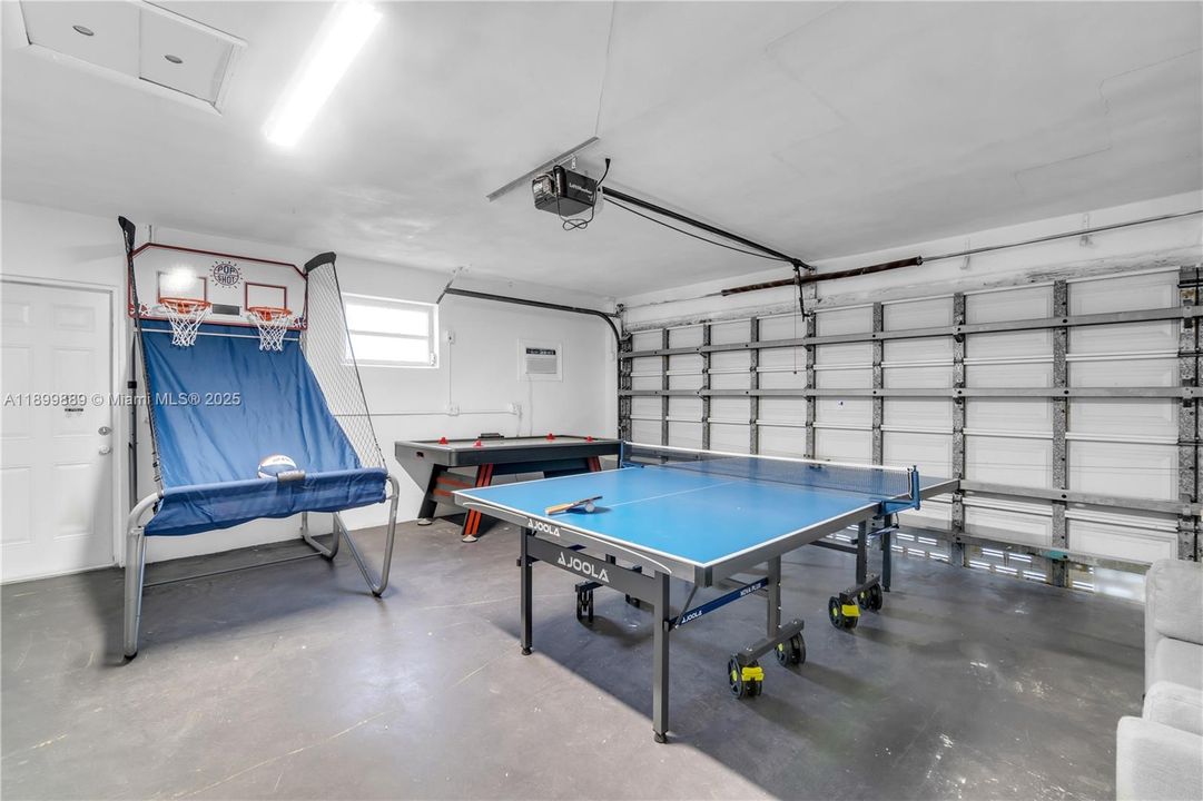 For Sale: $515,000 (4 beds, 2 baths, 1666 Square Feet)