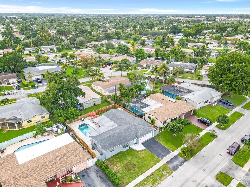 For Sale: $515,000 (4 beds, 2 baths, 1666 Square Feet)