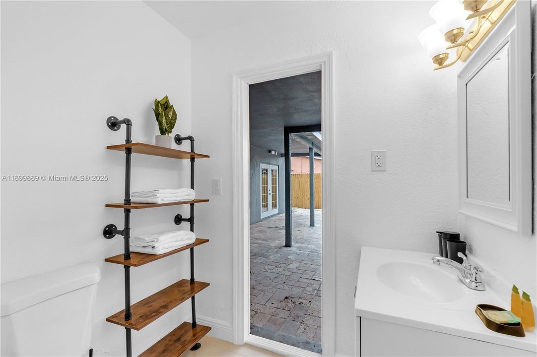 For Sale: $515,000 (4 beds, 2 baths, 1666 Square Feet)