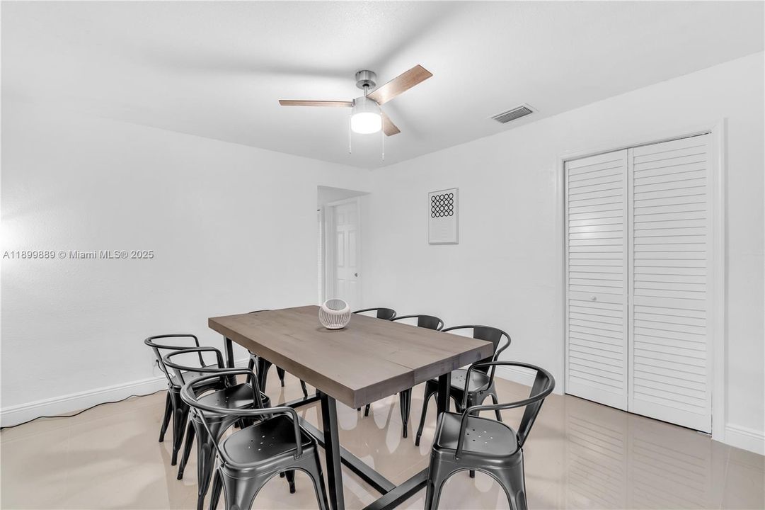 For Sale: $515,000 (4 beds, 2 baths, 1666 Square Feet)