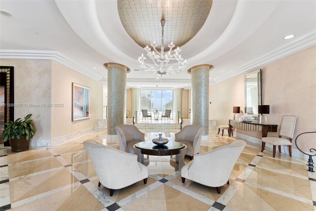 For Rent: $4,500 (1 beds, 1 baths, 952 Square Feet)