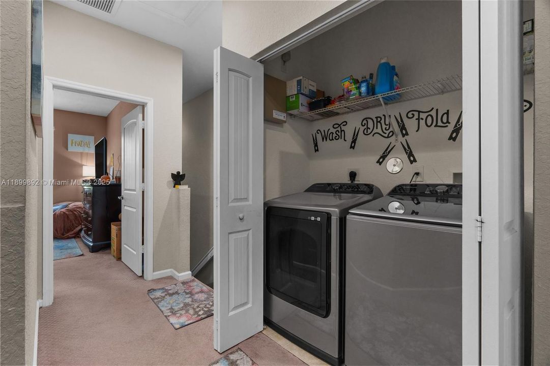 Recently Sold: $435,000 (3 beds, 2 baths, 1784 Square Feet)