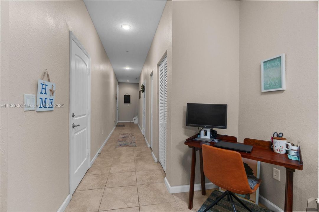 Recently Sold: $435,000 (3 beds, 2 baths, 1784 Square Feet)