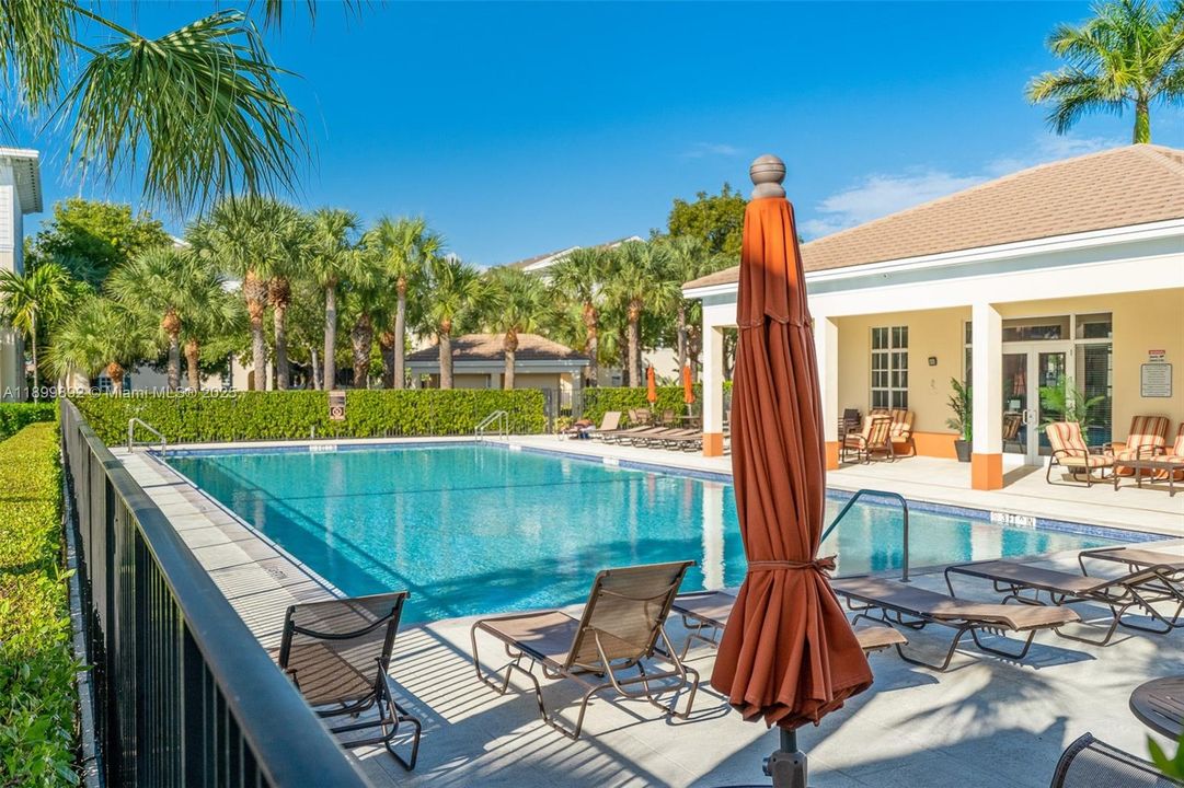 Recently Sold: $435,000 (3 beds, 2 baths, 1784 Square Feet)