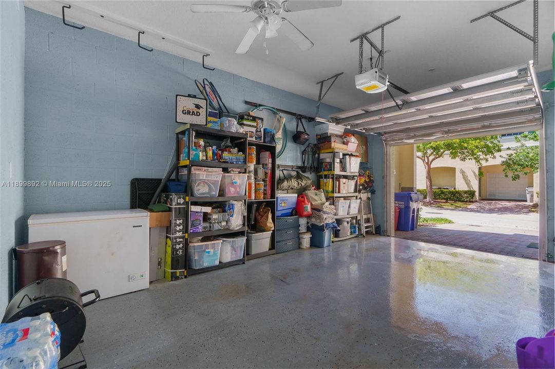 Recently Sold: $435,000 (3 beds, 2 baths, 1784 Square Feet)