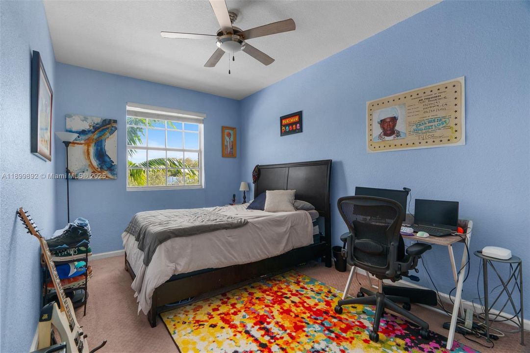 Recently Sold: $435,000 (3 beds, 2 baths, 1784 Square Feet)