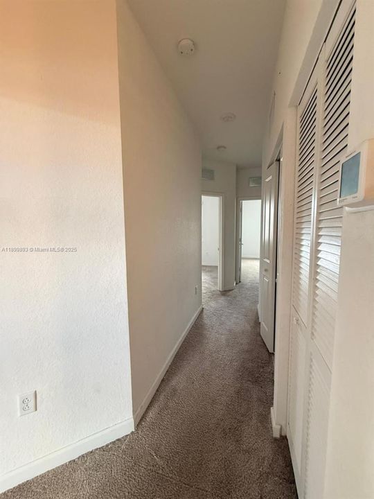 出租: $3,439 (3 贝兹, 2 浴室, 1695 平方英尺)