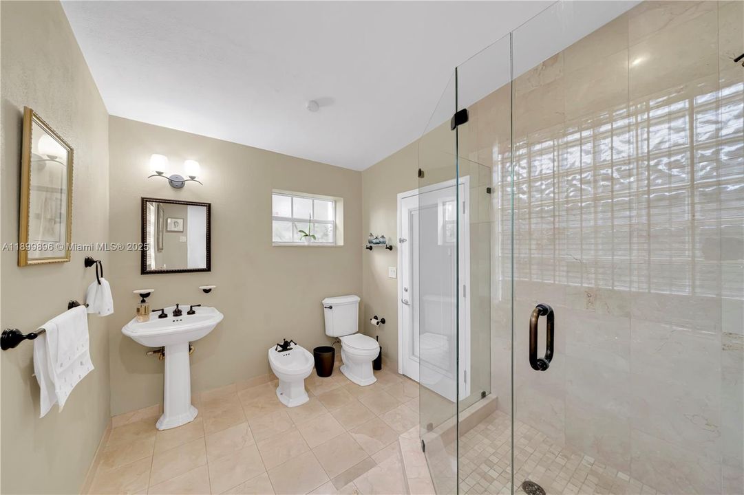 Active With Contract: $775,000 (3 beds, 2 baths, 1704 Square Feet)