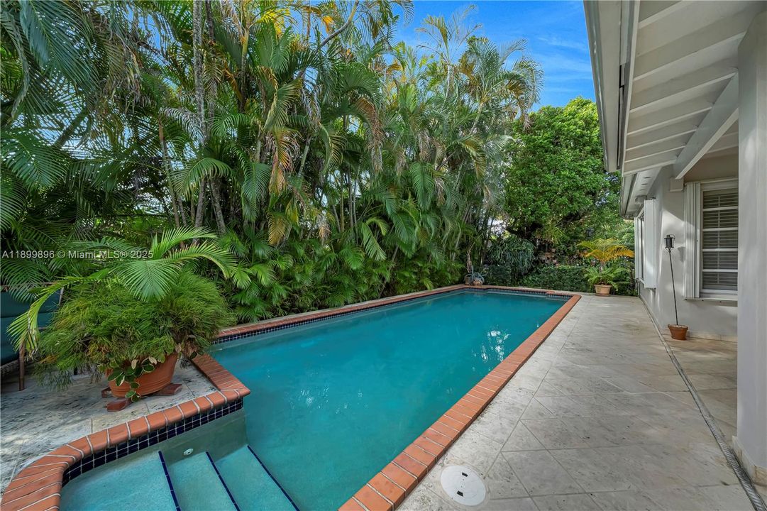 Active With Contract: $775,000 (3 beds, 2 baths, 1704 Square Feet)