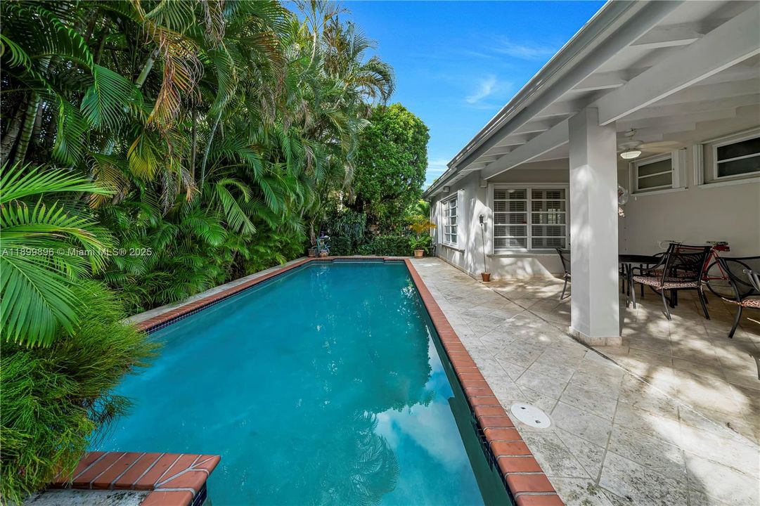 Active With Contract: $775,000 (3 beds, 2 baths, 1704 Square Feet)