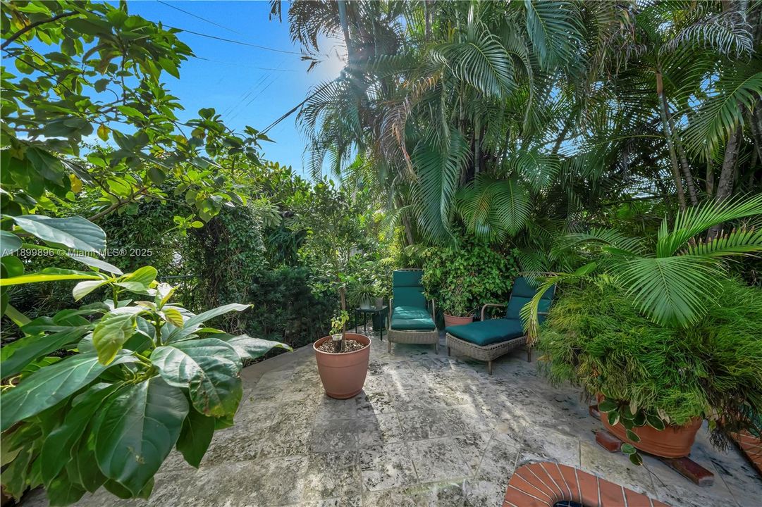 Active With Contract: $775,000 (3 beds, 2 baths, 1704 Square Feet)