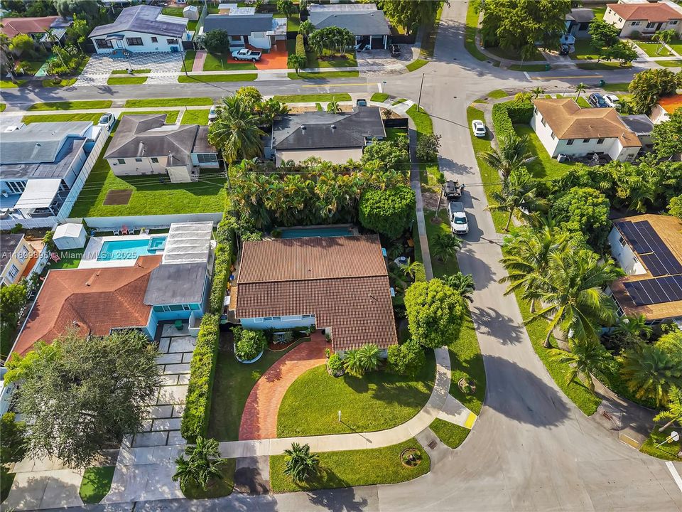 Active With Contract: $775,000 (3 beds, 2 baths, 1704 Square Feet)