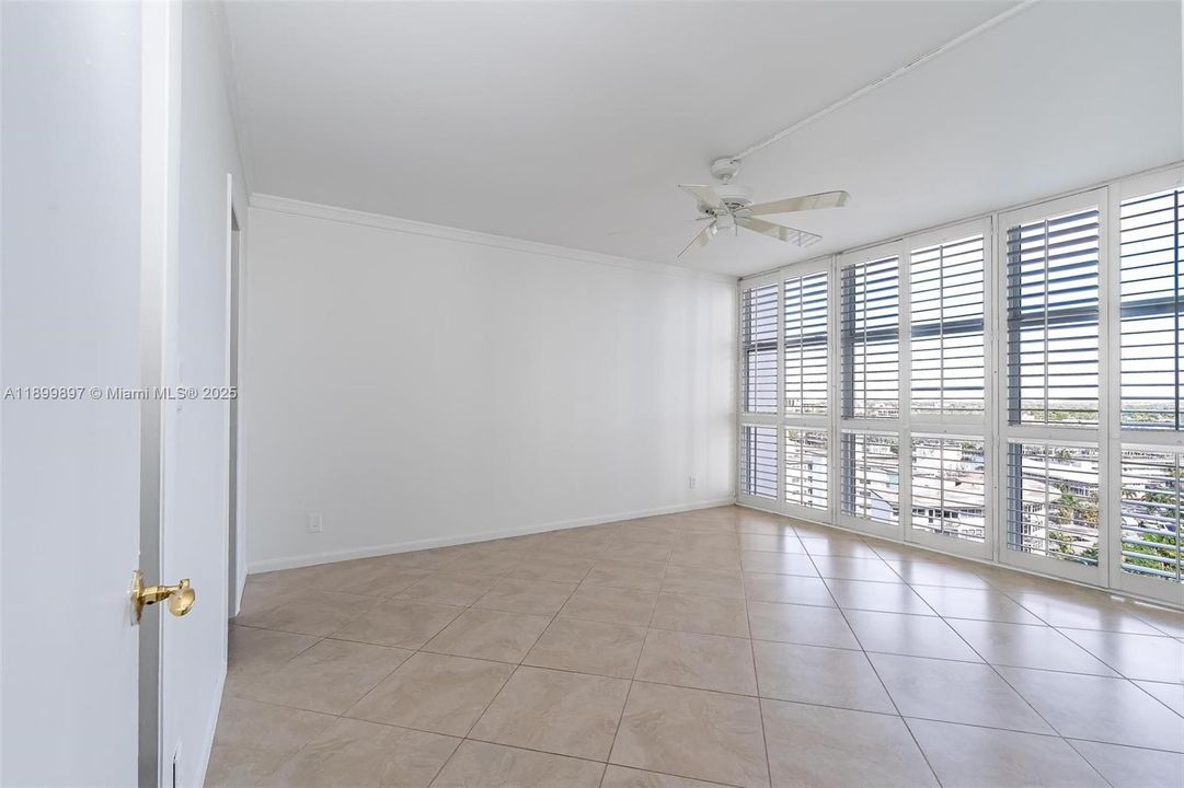 For Sale: $490,000 (2 beds, 2 baths, 1200 Square Feet)