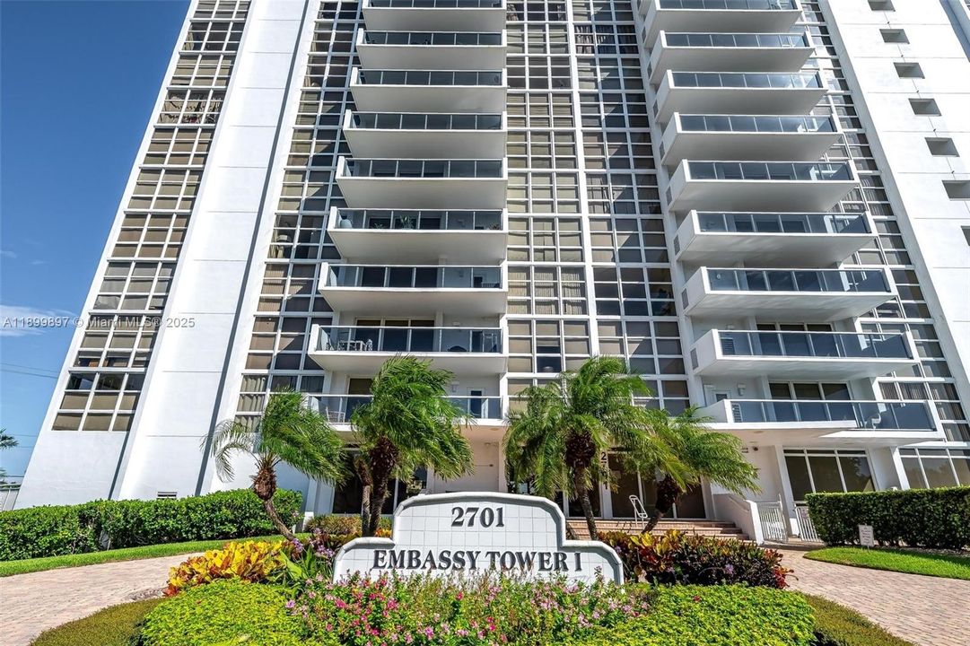 For Sale: $490,000 (2 beds, 2 baths, 1200 Square Feet)