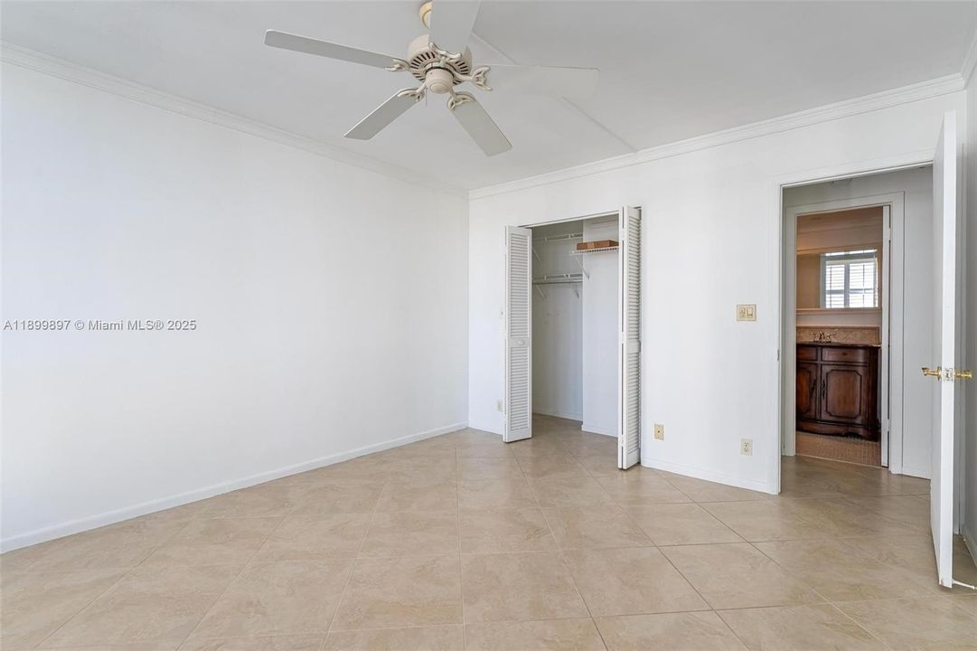 For Sale: $490,000 (2 beds, 2 baths, 1200 Square Feet)