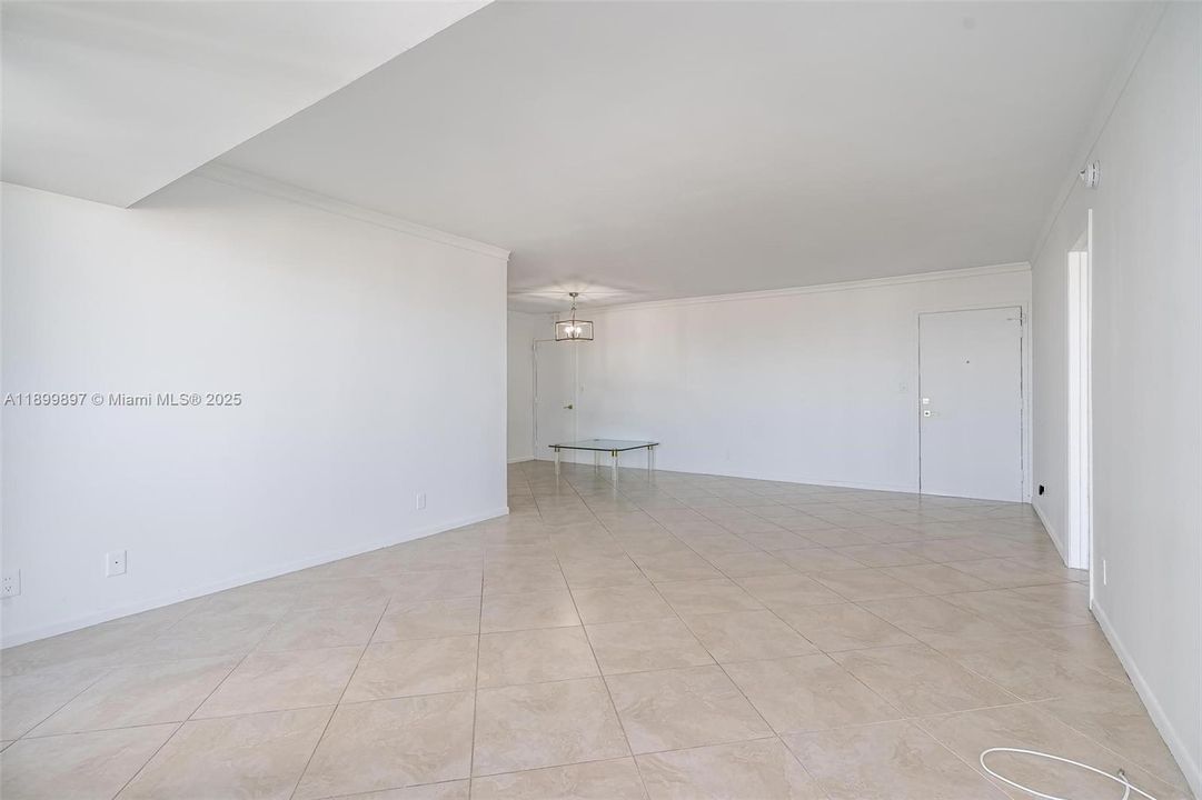 For Sale: $490,000 (2 beds, 2 baths, 1200 Square Feet)