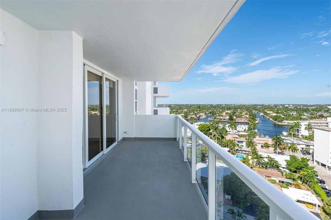 For Sale: $490,000 (2 beds, 2 baths, 1200 Square Feet)
