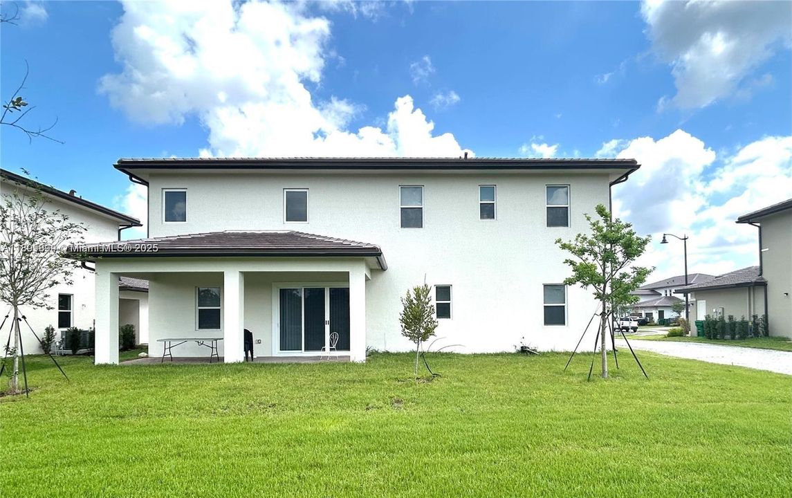 В аренду: $6,900 (5 спален, 4 ванн, 4054 Квадратных фут)