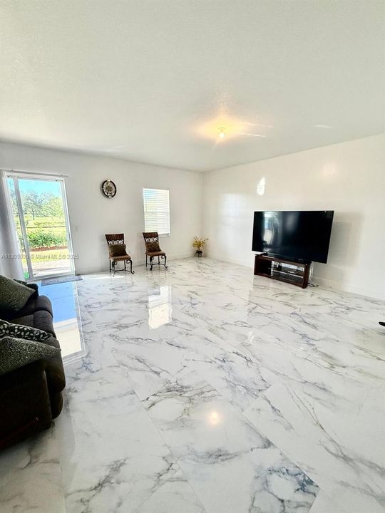 В аренду: $6,900 (5 спален, 4 ванн, 4054 Квадратных фут)